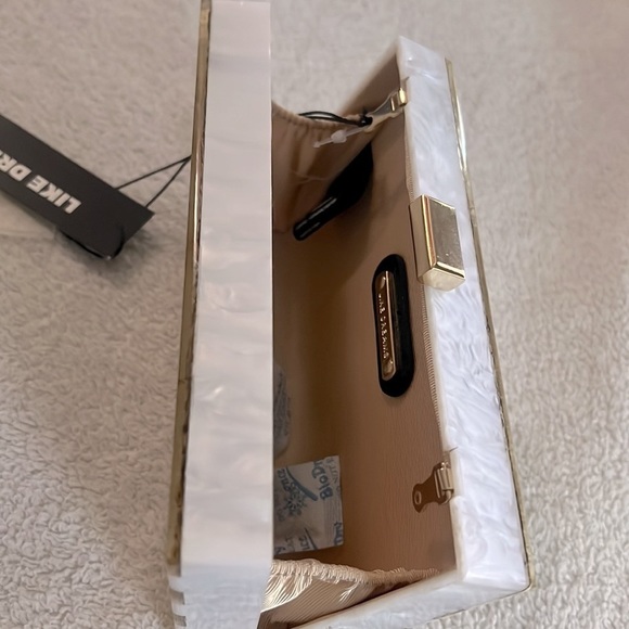 Gold and White Striped Evening Clutch - Picture 5 of 8